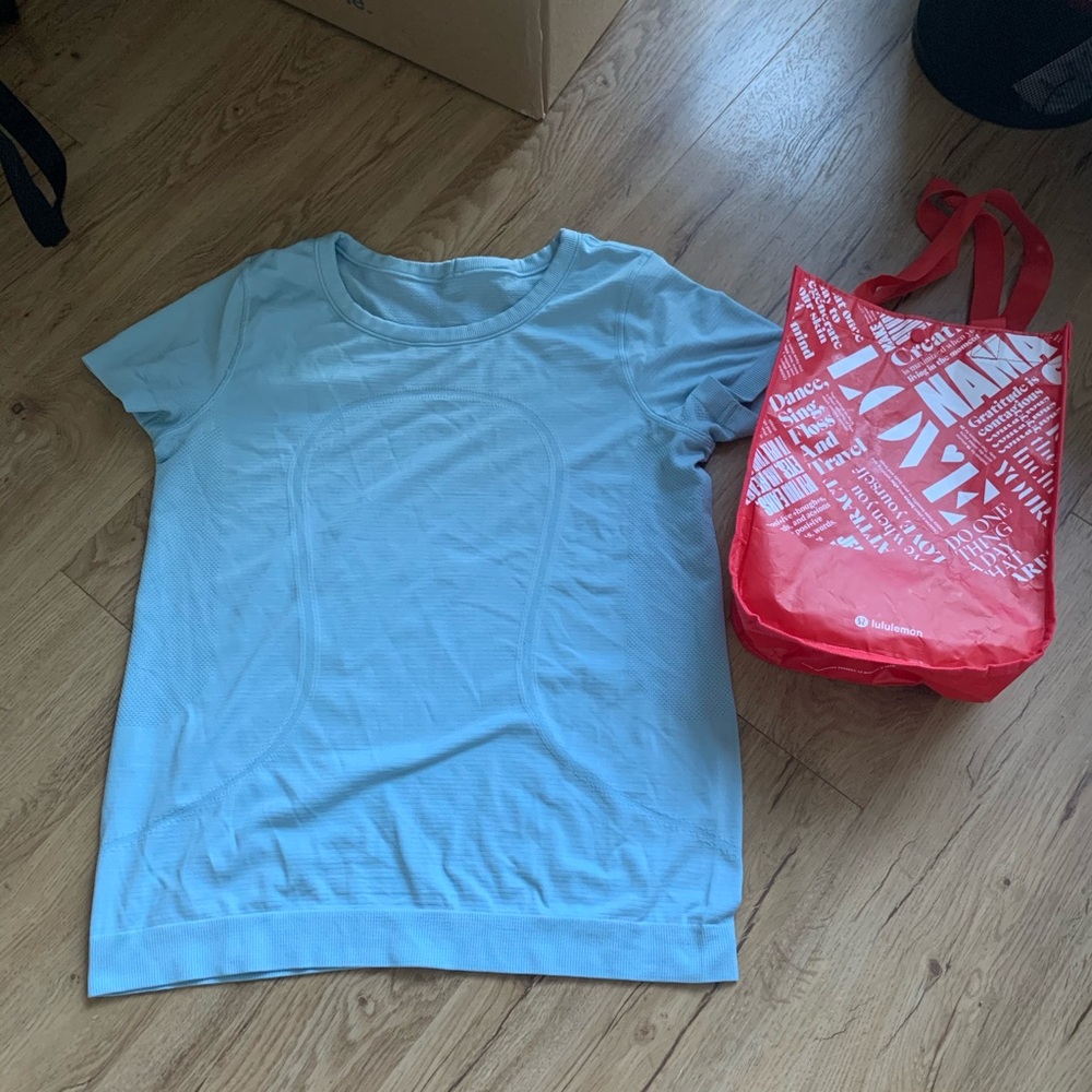 Lululemon top